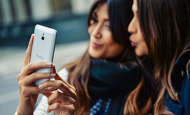 HTC Selfie Odaklı Telefon Üzerinde Çalışıyor