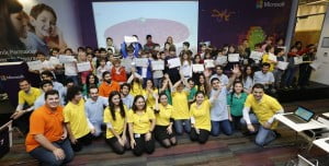 Microsoft'la Minik Parmaklar Geleceği Programladı 14 HourofCode