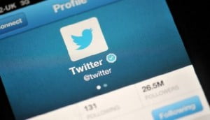 Twitter, askıya alınan bazı hesapları aktif etmeye başladı