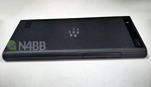 BlackBerry Leap 575