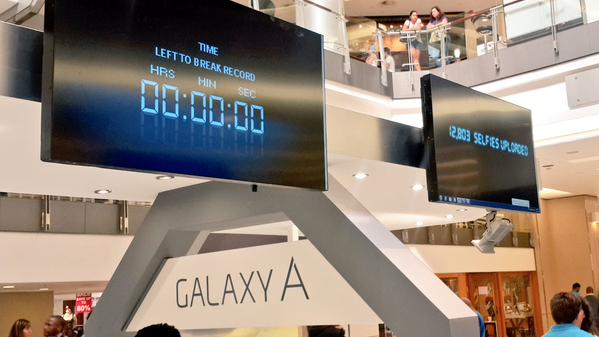 Samsung Galaxy A5 and A3 Used to Set World Record for Most Selfies Taken in 24 Hours 472363 3