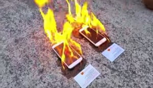 iPhone 6 ve Samsung Galaxy S5'i yaktılar 30 akillitelefon