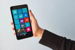 Snapdragon 820 kullanan Windows Phone'lu cihaz görüldü! 19 windows phone1