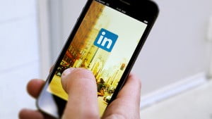 LinkedIn’den Yapay Zeka Hamlesi: Profil ve Gönderiler Eğitim İçin Kullanılacak 25 linkedin mboile