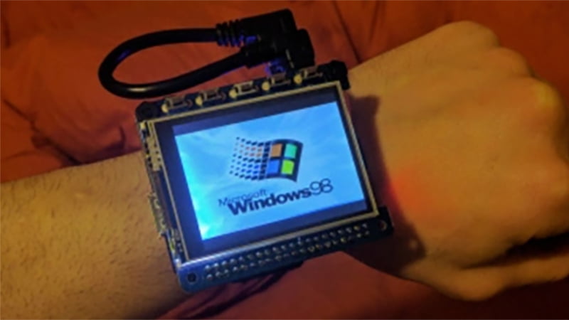 windows 98 kullanan akıllı saat