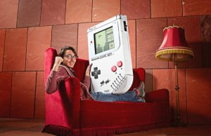 İlhan Ünal, en büyük Game Boy ile Guinnes Dünya Rekoru'nun sahibi oldu 28 ilhan ünal game boy