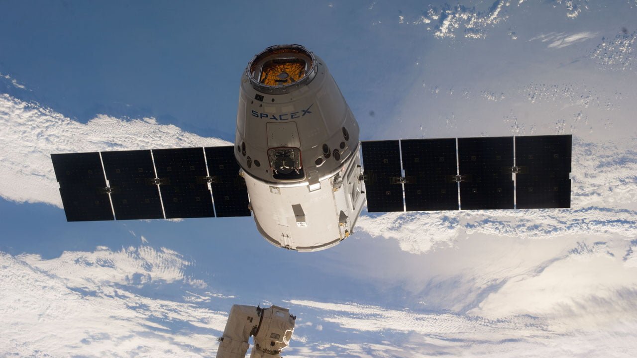 SpaceX'in Dragon Kapsülü Dünya'ya İndi 1 spacex dragon