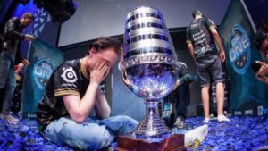 Nasıl profesyonel e-spor oyuncusu olunur? 12 profesyonel e spor oyuncusu 2