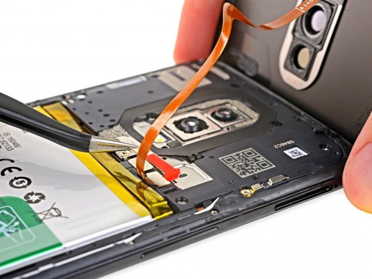 OnePlus 6’yı tamir etmek hiç de kolay değil