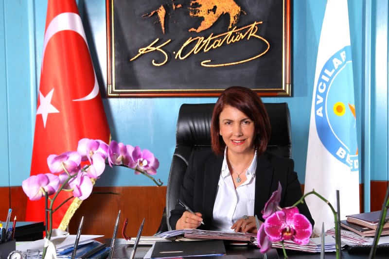 Dr HandanToprakBenli Avcılar Belediye Baskanı