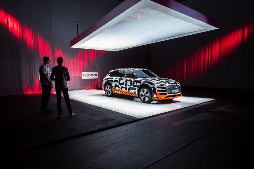 audi e tron preview interior sound designboom07