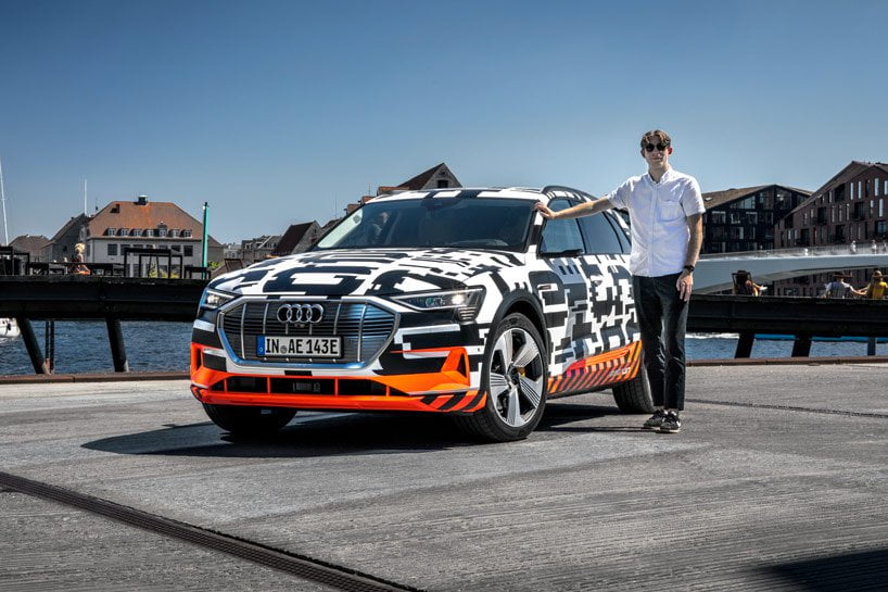 audi e tron preview interior sound designboom10