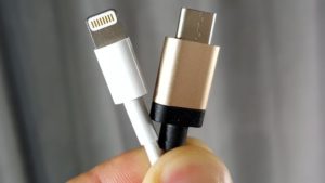 lightning connector cable vs usb type c 5 e1498691702449