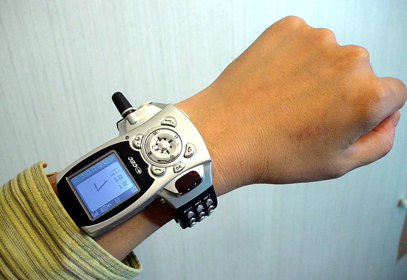 F88 wrist phone