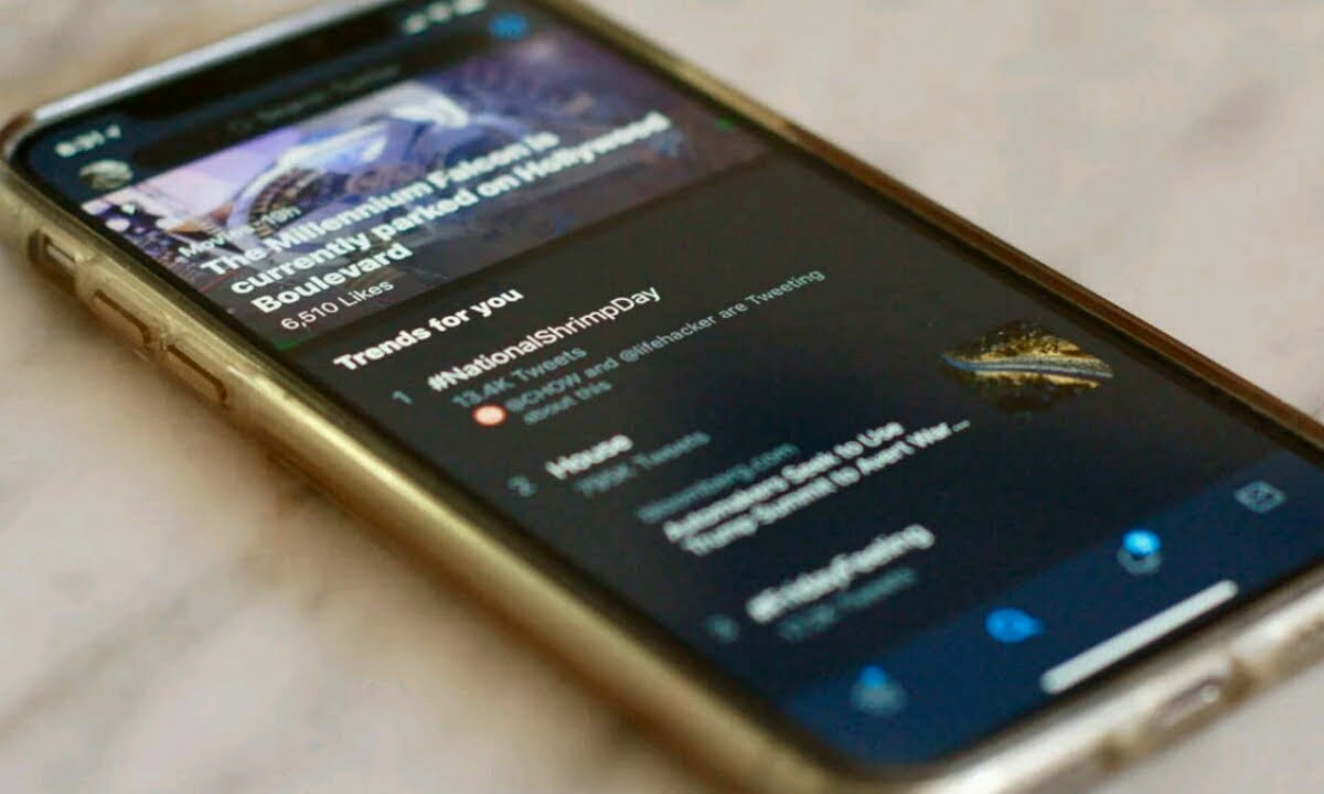 Twitter OLED ekranlı telefonlar