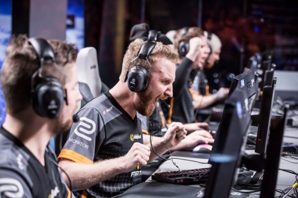 Türkiye’deki oyun fiyatları ne zaman düşecek? 3 gamer 1