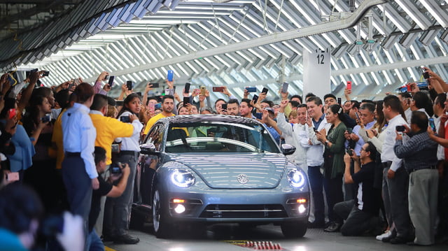 Son Volkswagen Beetle üretim hattından çıktı! 1 Volkswagen Beetle