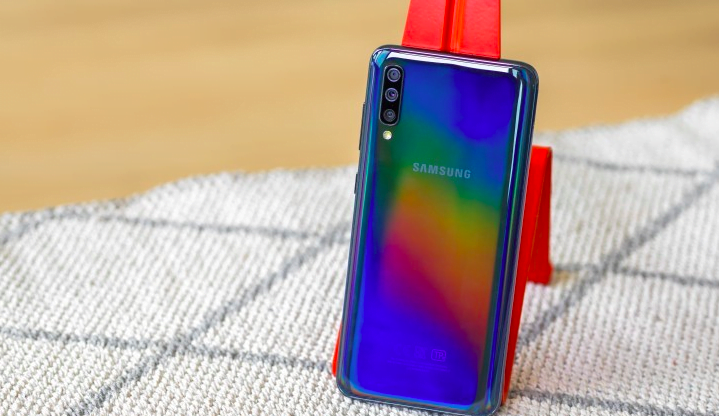 galaxy a70s flipkart