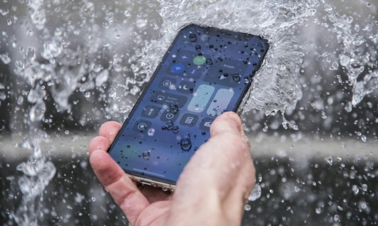 Uzun bir süre su altında kalan iPhone çalışır mı?