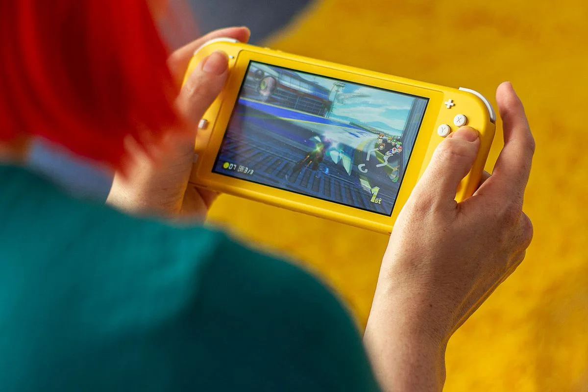Nintendo Switch Lite ile de davalık oldu! 2 Switch Lite