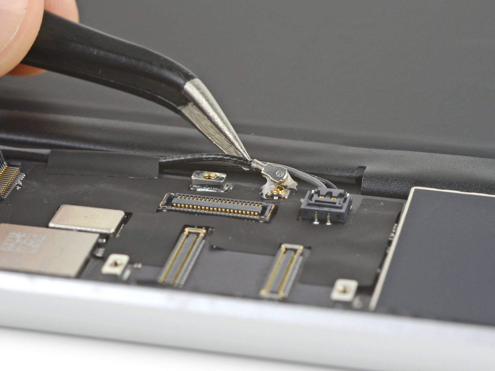 sNrRqhKLrK6esYan.huge