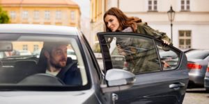 Uber yolcuları ses kaydı yapabilecek 16 uber yolcuları