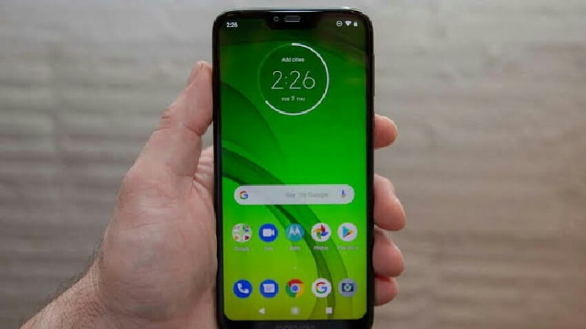 Motorola iki yeni telefon