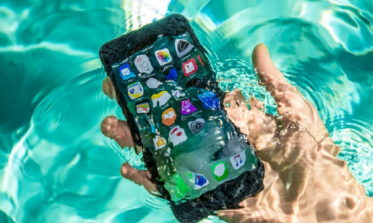 2 ay suda kalan iPhone 8 modeli