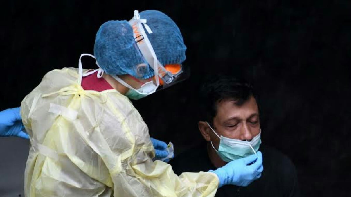 Koronavirüs hastaları 12 yıl daha az yaşayacak! 1 Türkiye'de aşının yapılacağı tarih