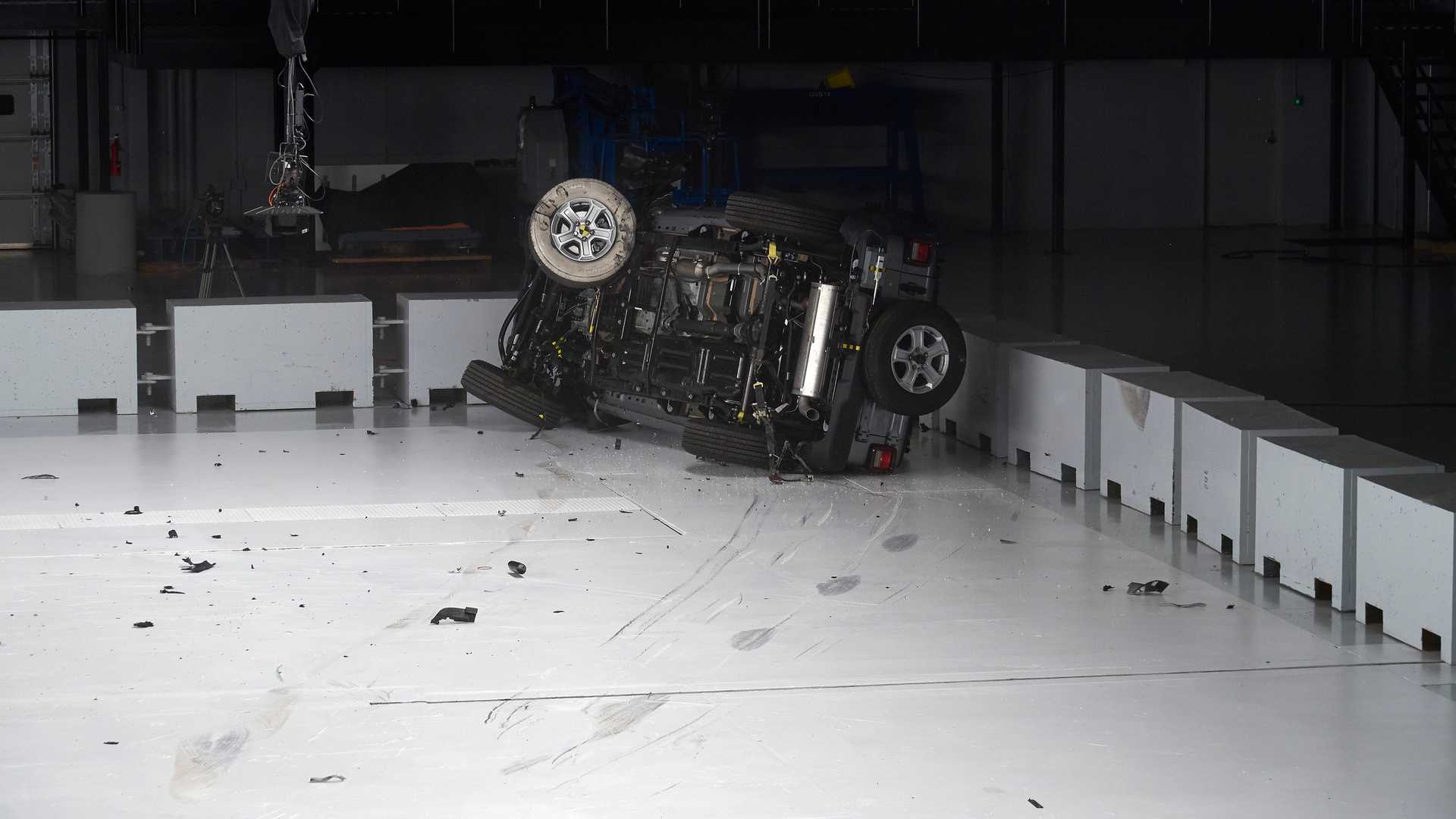 Jeep Wrangler yan yattı4