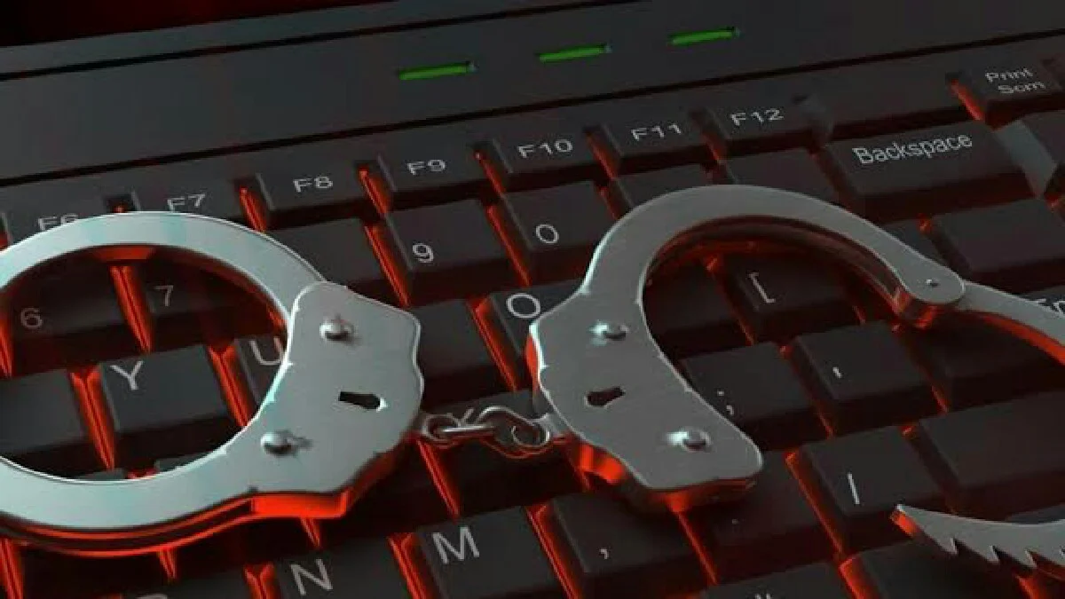 Engelli kadın Facebook dolandırıcılarının ağına düştü 2 Engelli kadın Facebook dolandırıcılarının