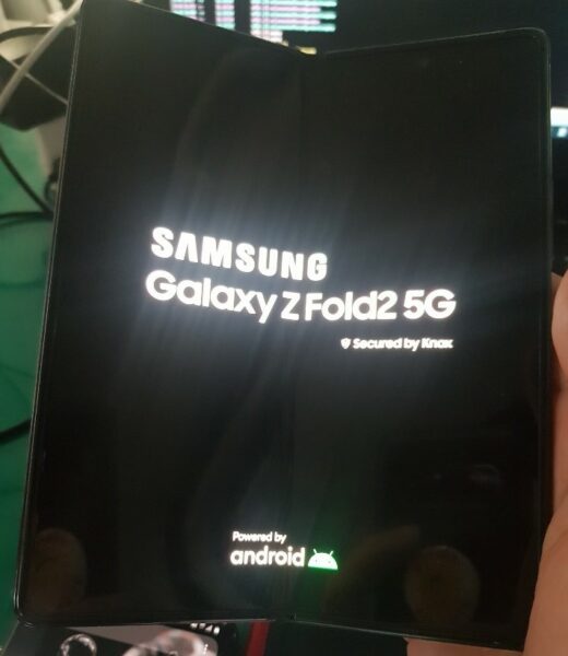 Samsung Galaxy Z Fold 2 5G'nin ilk fotoğrafı yayınlandı