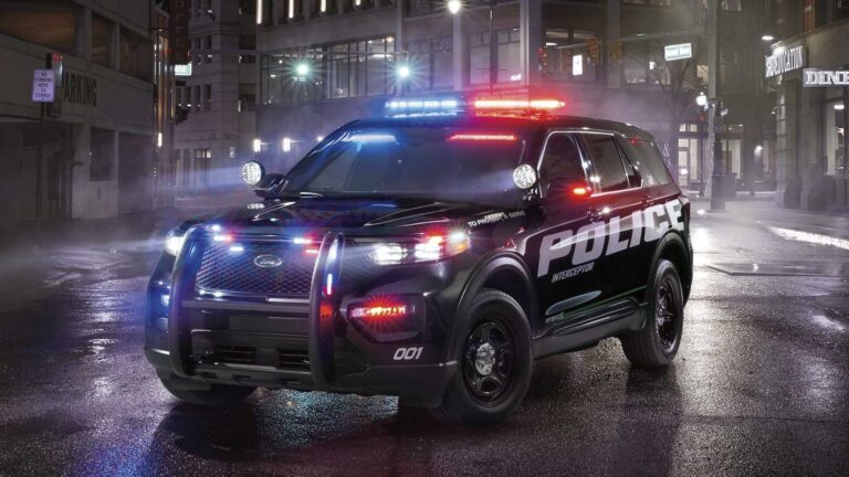 Ford polis arabası yapmaktan vaz mı geçecek?