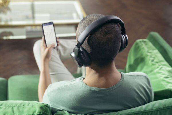 Philips TV & Sound yeni kulaklık serisini tanıttı