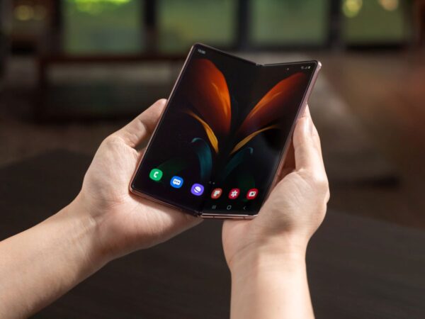 Samsung Galaxy Z Fold2 kampanyasını sürdürüyor