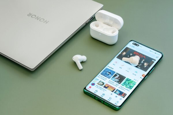  Honor True Wireless Earbuds çok iddialı!