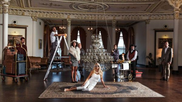 Reno4 serisi için Acun Ilıcalı kamera karşısında 3 OPPO'nun Reno4 serisi için Acun Ilıcalı kamera karşısında