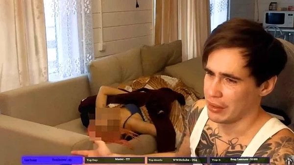 Rus YouTuber sevgilisini