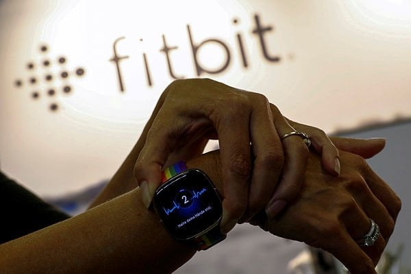Google, Fitbit'i resmen satın aldı!