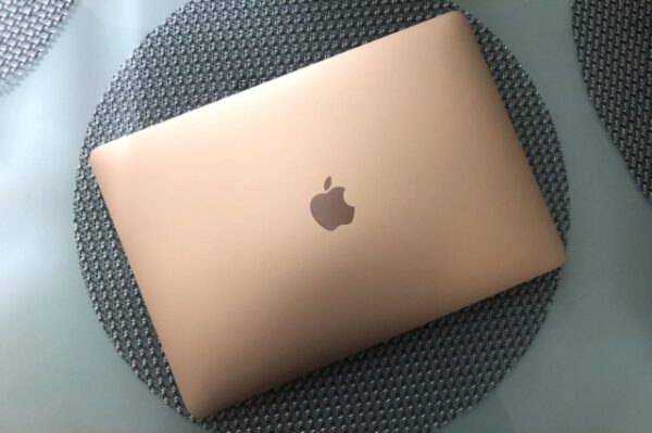 Apple MacBook Air yeni modeliyle daha ince ve hafif hale gelecek!