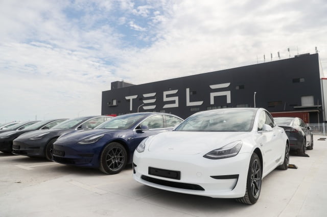 Oda şeklinde otomobil üretimi yapılacak: Tesla ilginç bir patent aldı