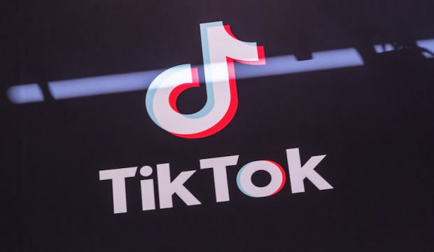 Pakistan'da bir gence Tiktok videosu çekerken tren çarptı