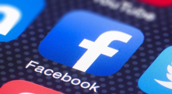 Facebook, çocuk istismarıyla mücadele etmeye çalışıyor