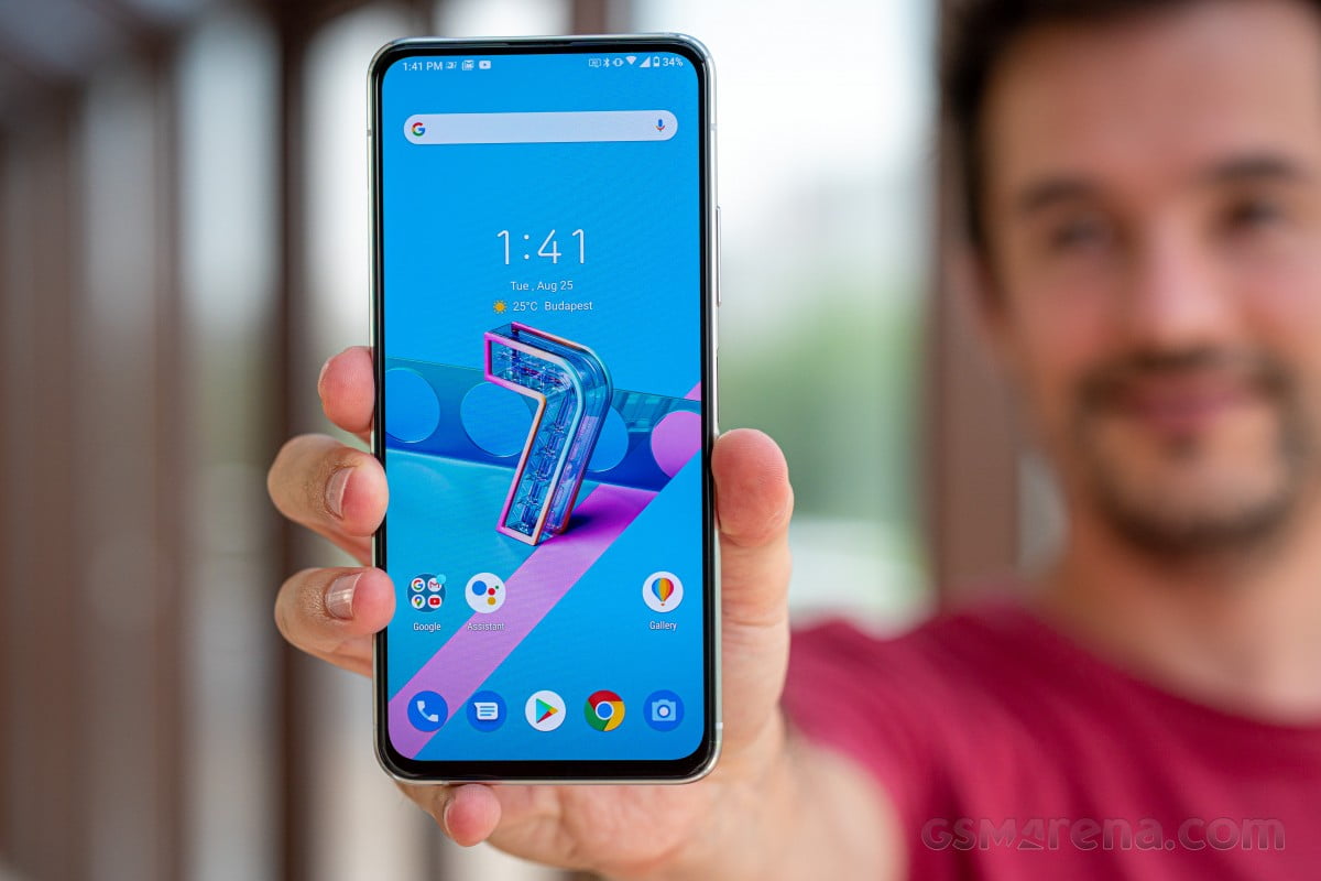 Asus Zenfone 7 ve Zenfone 7 Pro, Android 11 güncellemesini alıyor