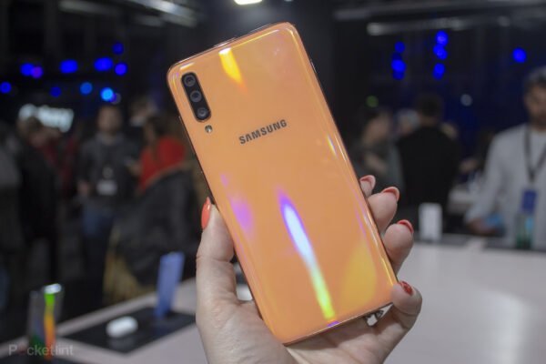 Samsung Galaxy A70, One UI 3.1 ile Android 11 güncellemesini alıyor