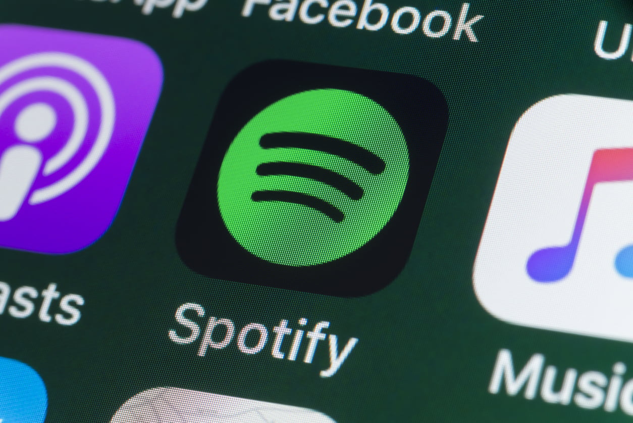 Spotify otomatik şarkı ekleme