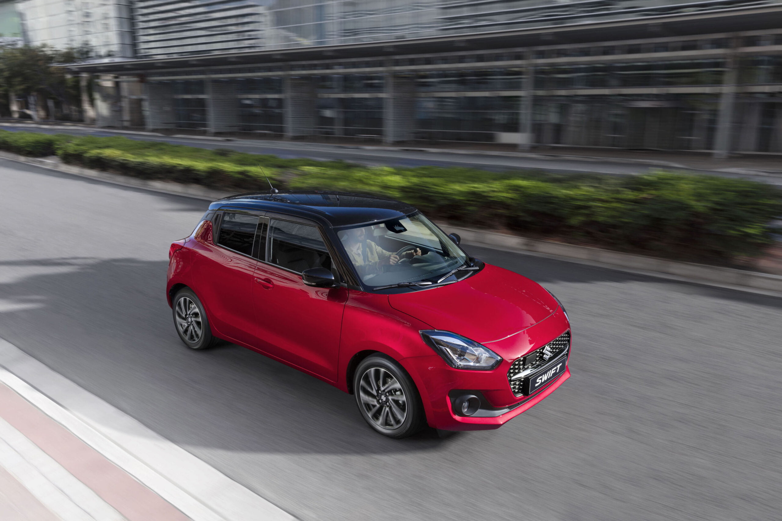 Yeni Suzuki Swift Hibrit 2 scaled