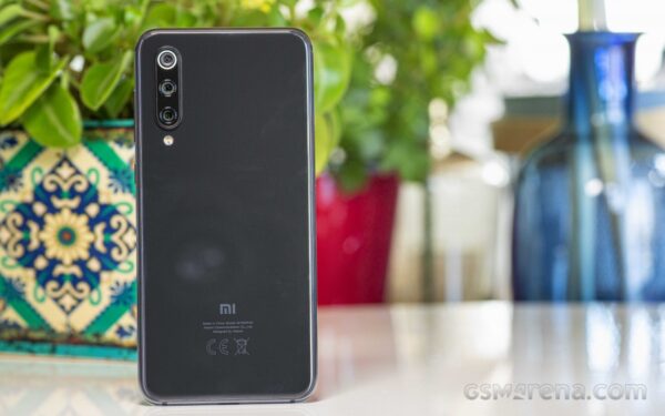 Xiaomi Mi 9 SE global, Android 11/MIUI 12.5 güncellemesini almaya başladı
