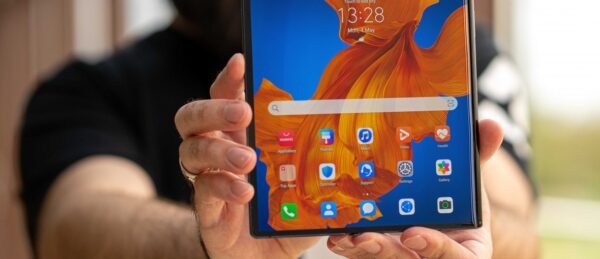 Honor, katlanabilir bir telefon üzerinde çalışıyor 