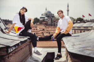 Hazal Nehir ve Dominic Di Tomasso’nun macerasına ortak ol 27 Hazal Nehir